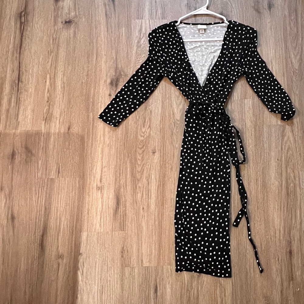 A New Day 
XXS
Navy Blue Polka Dot
Wrap Dress
Tie Dress
Midi
EUC